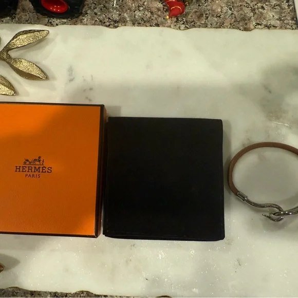 Preloved excellent condition Hermes hook  Bracelet like new authentic - Picture 5 of 10